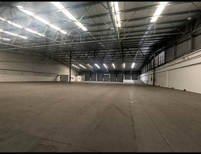 2,875M² WAREHOUSE TO LET IN NEW GERMANY